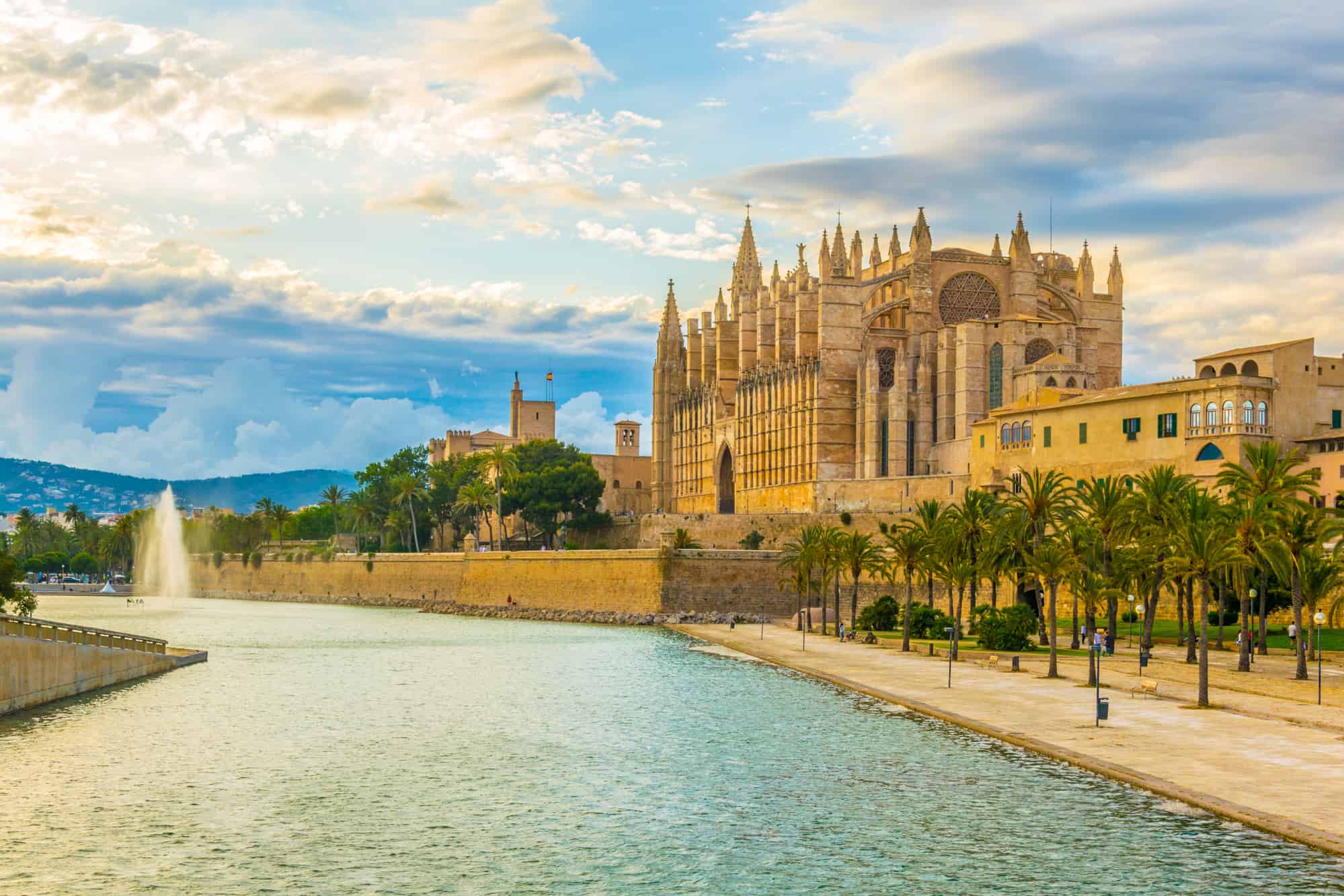 Best Time to Visit Mallorca: A Complete Guide (2023)