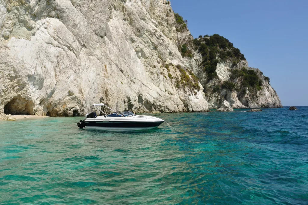 Santa Ponsa's Coastal Cruiser: Boat Rental