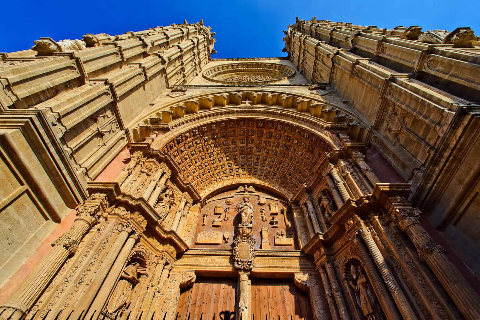 High quality picture of Cathedral at Palma de Majorca

