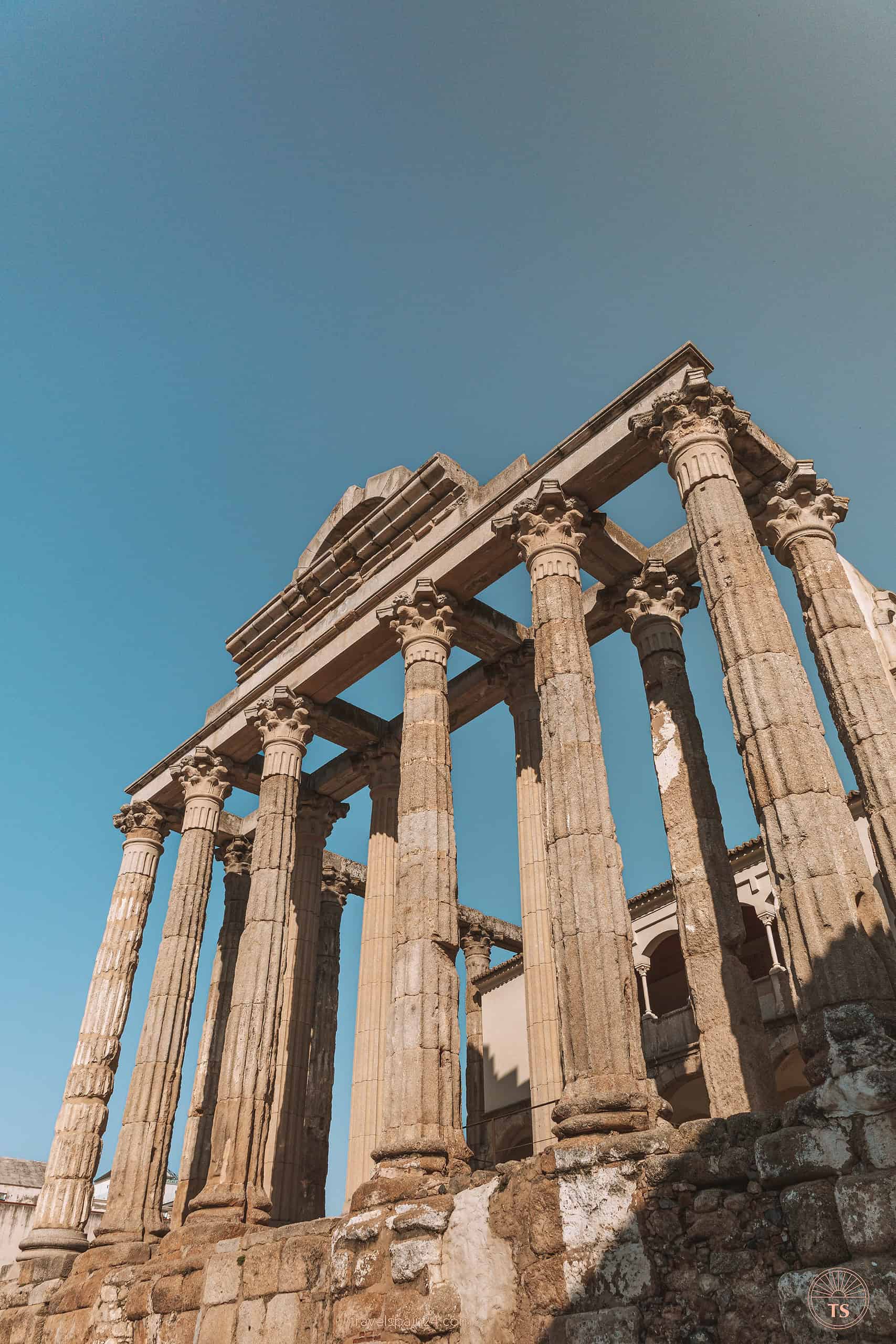 Close-up of the Temple of Diana, an ancient Roman temple in downtown Mérida, showcasing the enduring legacy of Roman architecture in the city.