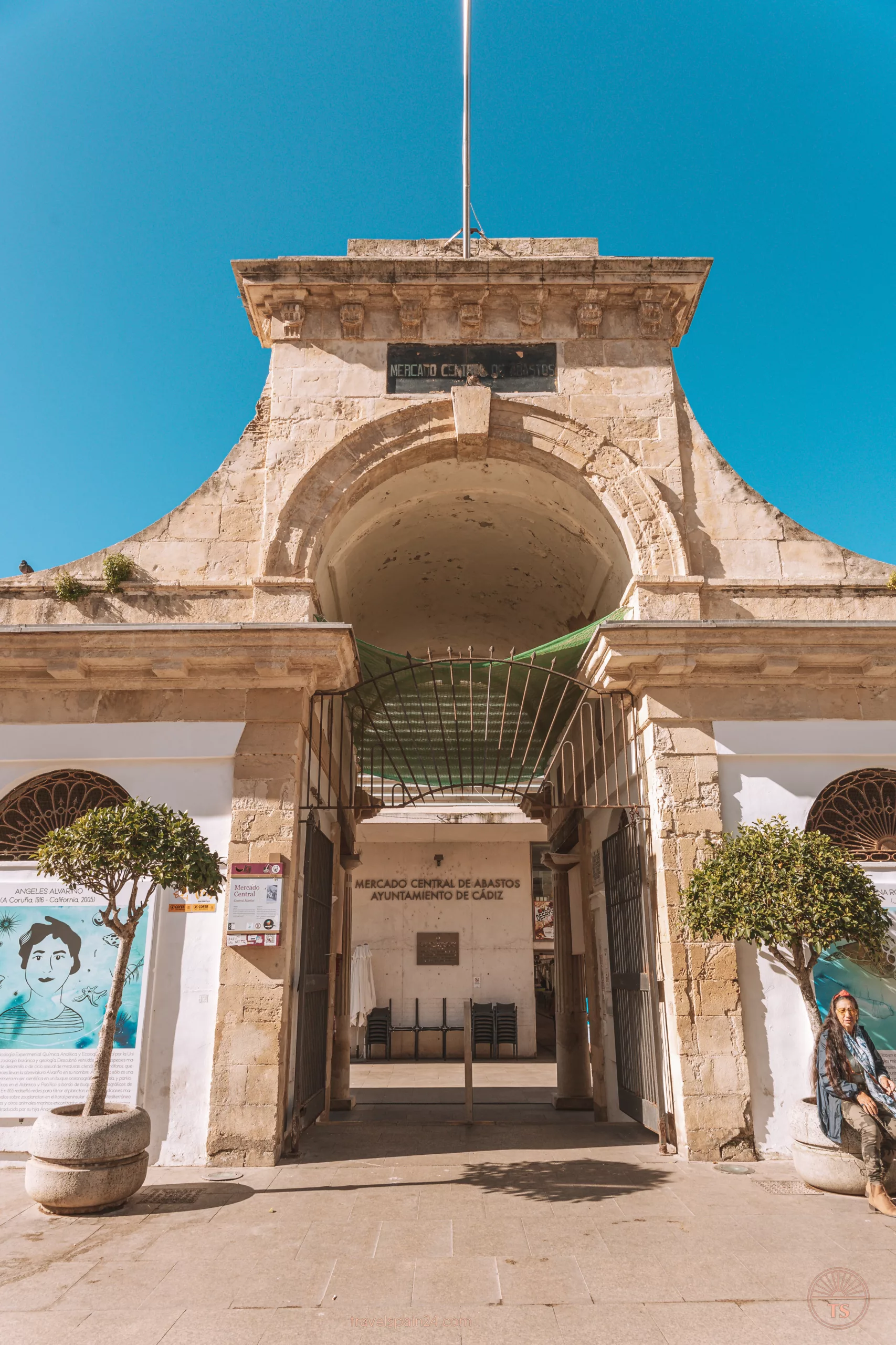 Entrance of Mercado Central de Abastos de Cádiz, showcasing its architectural design. This market is one of the Cadiz highlights, offering a lively glimpse into the local culture and daily life.
